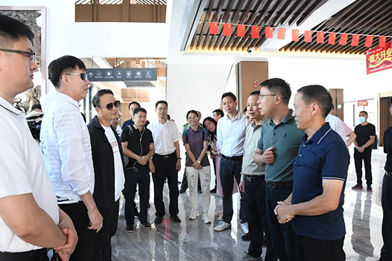 13 振興茶產(chǎn)業(yè) 媒體來助力 廈門市安溪商會(huì)組織媒體記者走進(jìn)安溪茶鄉(xiāng)919.png