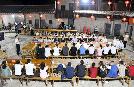 13 振興茶產(chǎn)業(yè) 媒體來助力 廈門市安溪商會(huì)組織媒體記者走進(jìn)安溪茶鄉(xiāng)1328.png